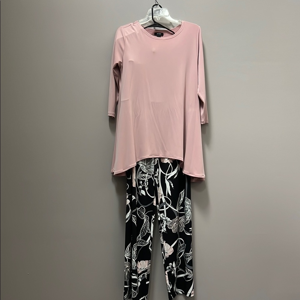 Alfani Pink and Black Leggings with Abstract Design